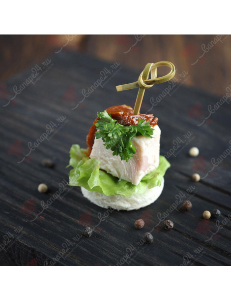 Канапе куриная грудка с вялеными томатами